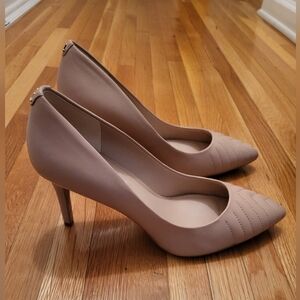 Karl Lagerfeld Women's Nude/Tan Quilted Heels